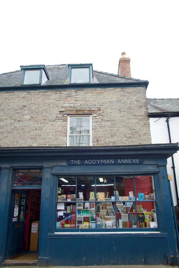 The Pavement Palace Hay-On-Wye Dış mekan fotoğraf