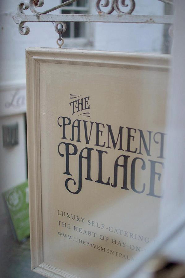 The Pavement Palace Hay-On-Wye Dış mekan fotoğraf